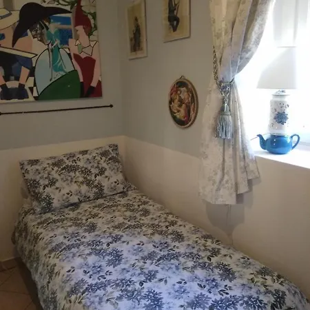 Cozy Single In A Period Property